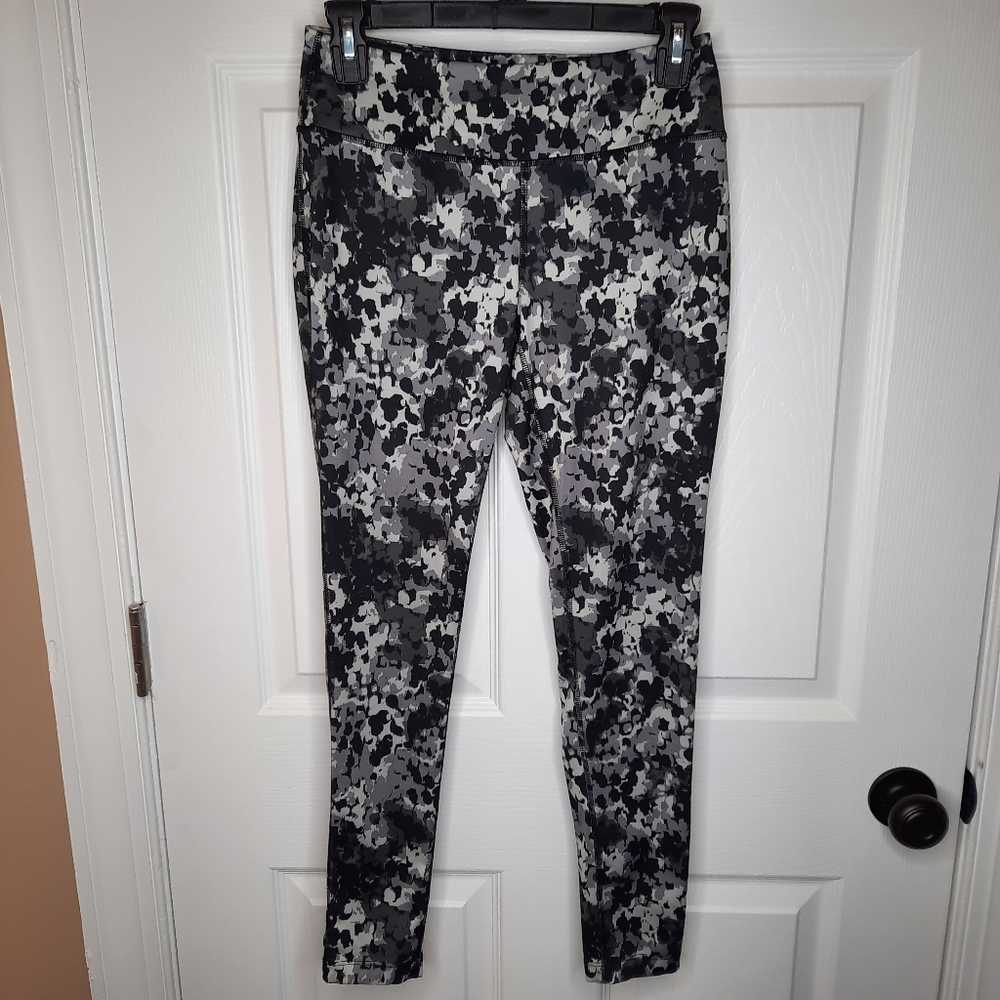 Actra gray and black camo leggings pants small